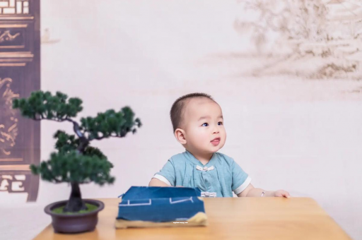 江门宝宝眼屎多是什么原因 江门宝宝眼屎多是什么原因